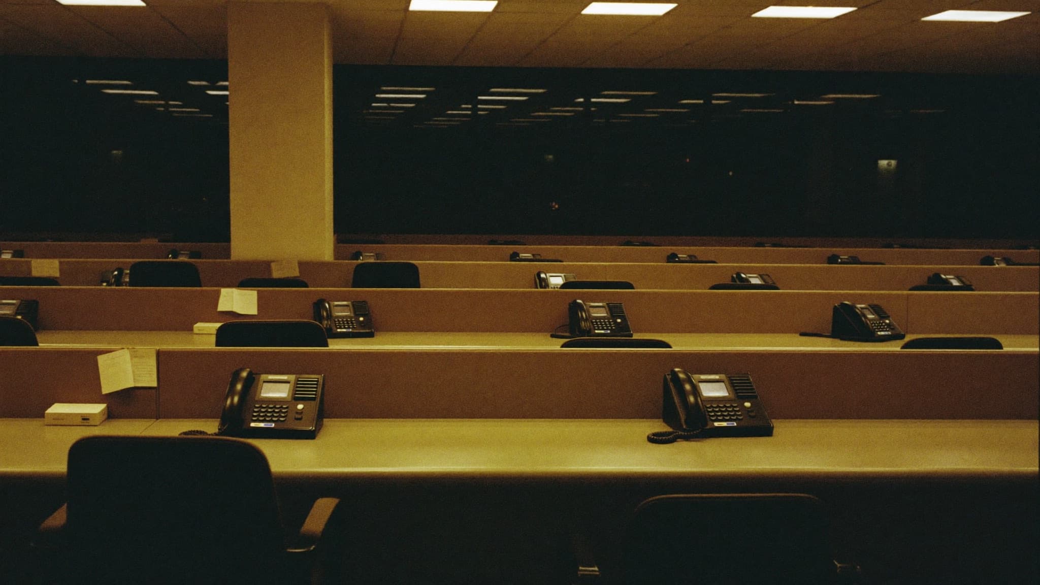 Ufficio vendita di notte